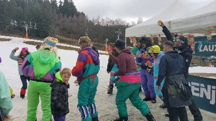 Publication Instagram du 19 mars 2023 : Let the party begin!!! With @benjydj in da house! Don't miss an episode! 19 March in @les7laux #monoski , #sno…