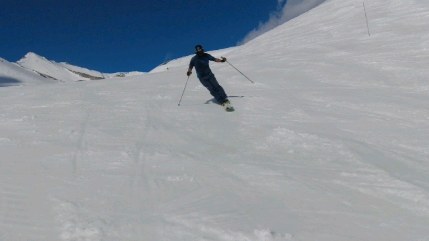 Publication Instagram du 18 avril 2023 : First day on a #monoski for @vaatsy last weekend during the season finale in @orcieremerlette ! The future Mal…