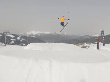 Publication Instagram du 8 mars 2026 : Mono Park day. #monoski #suze #frenchalps #laclusaz #radiomeuh